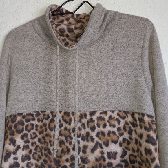 Now N Forever Plus Size Leopard Print Blouse/Sweater - Picture 2 of 7